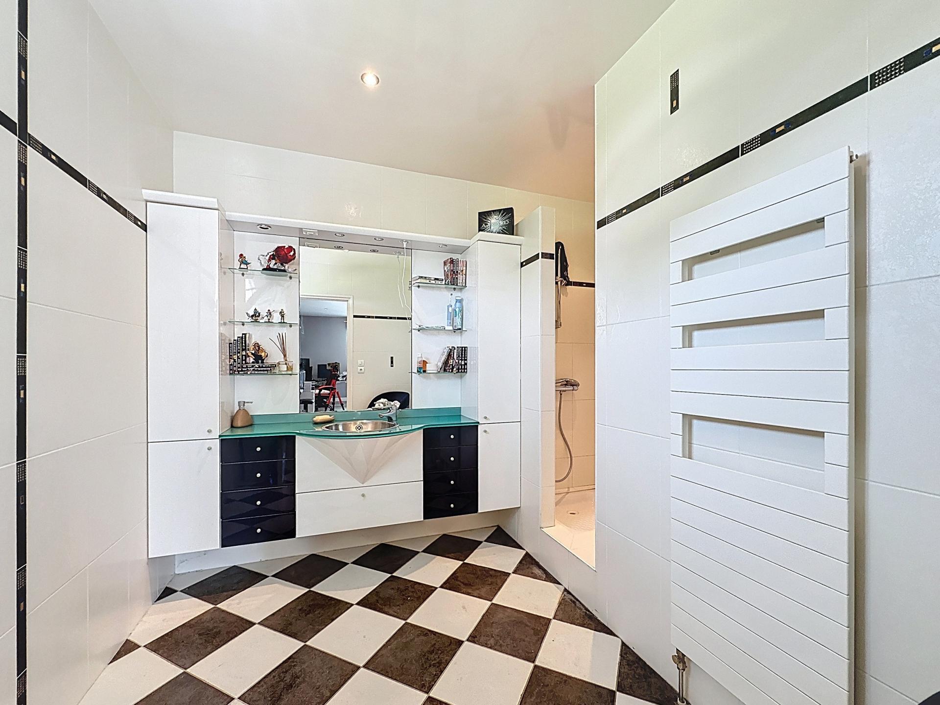 Photo 15 de l'annonce.