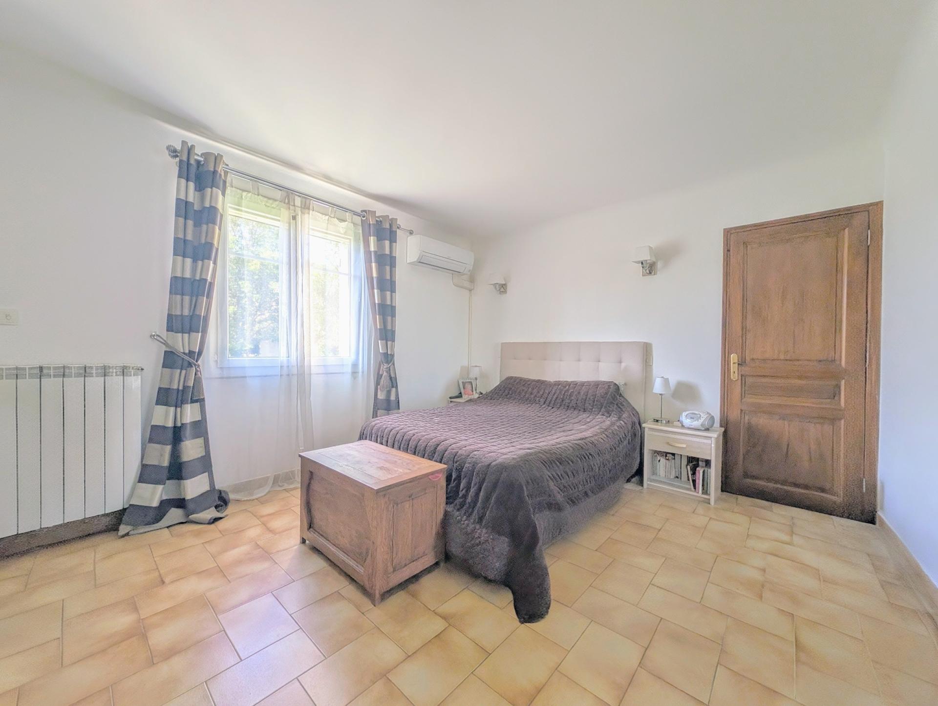 Photo 13 of the listing.