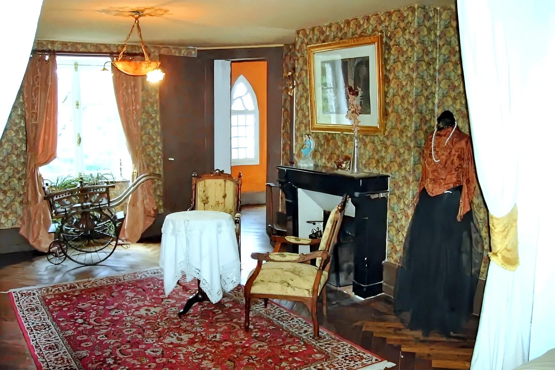 Photo 7 of the listing.