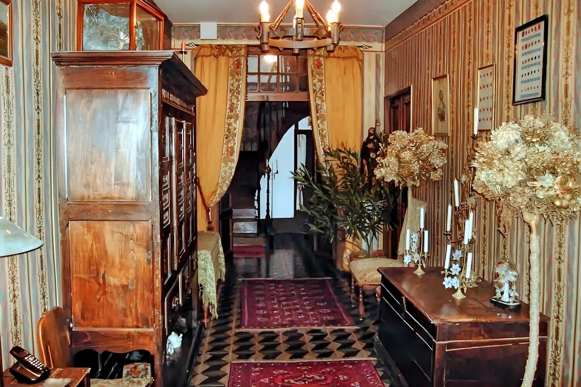 Photo 8 of the listing.