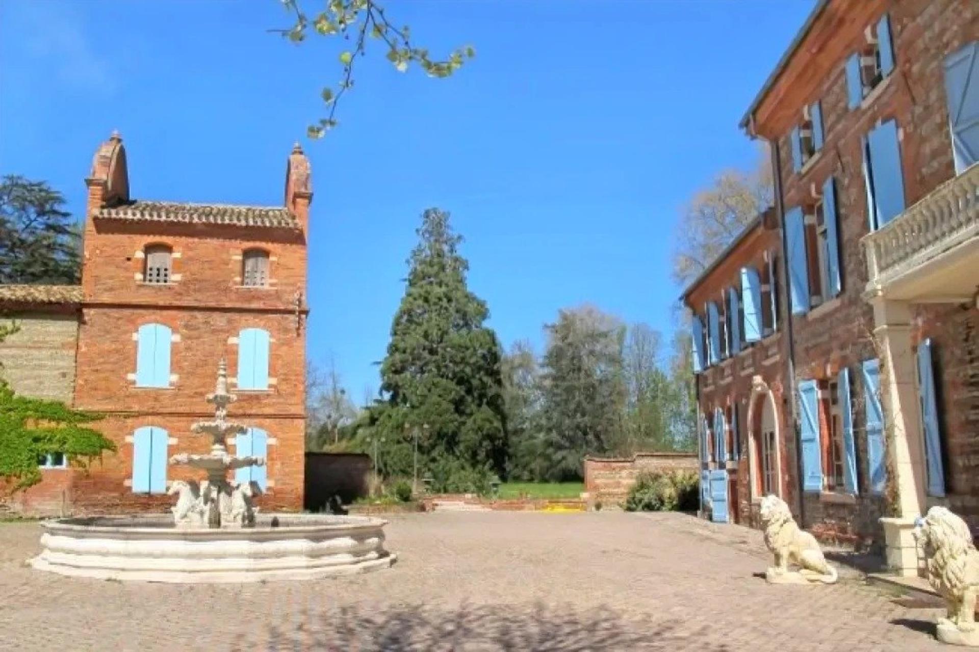 Photo 7 of the listing.