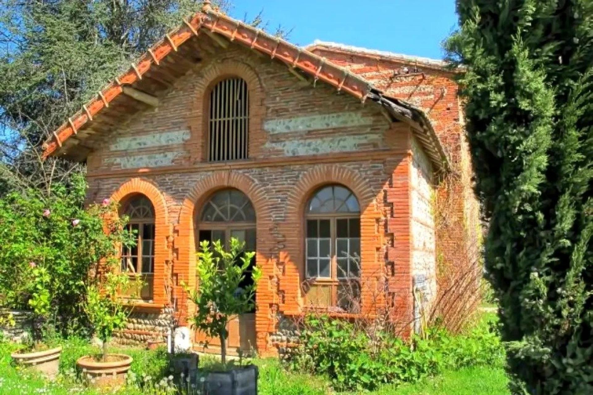 Photo 3 of the listing.