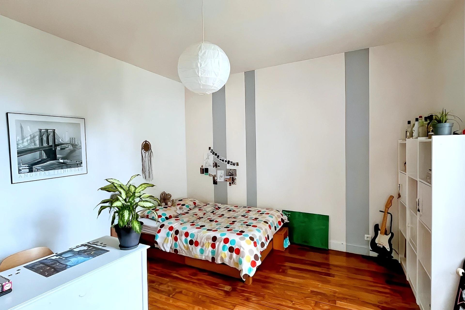 Photo 11 of the listing.