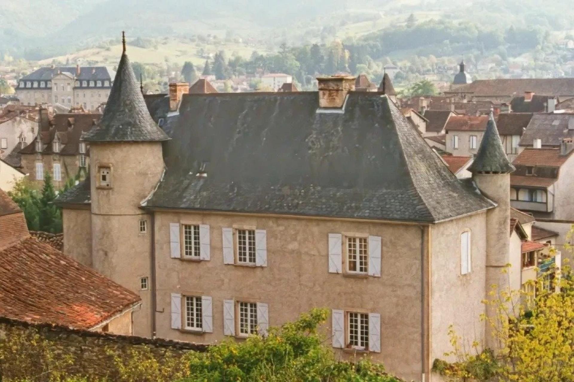 Photo 3 of the listing.