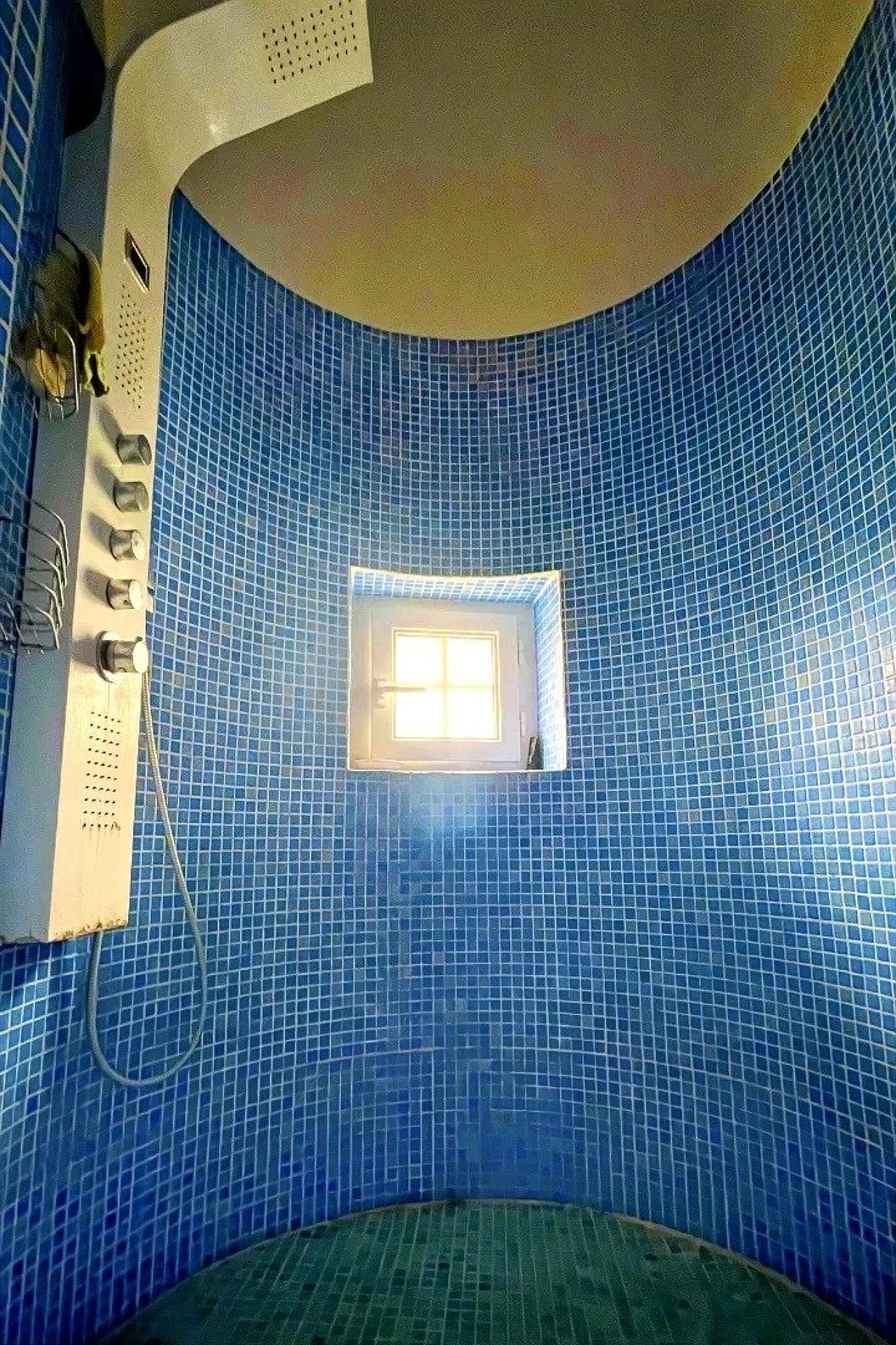 Photo 9 of the listing.