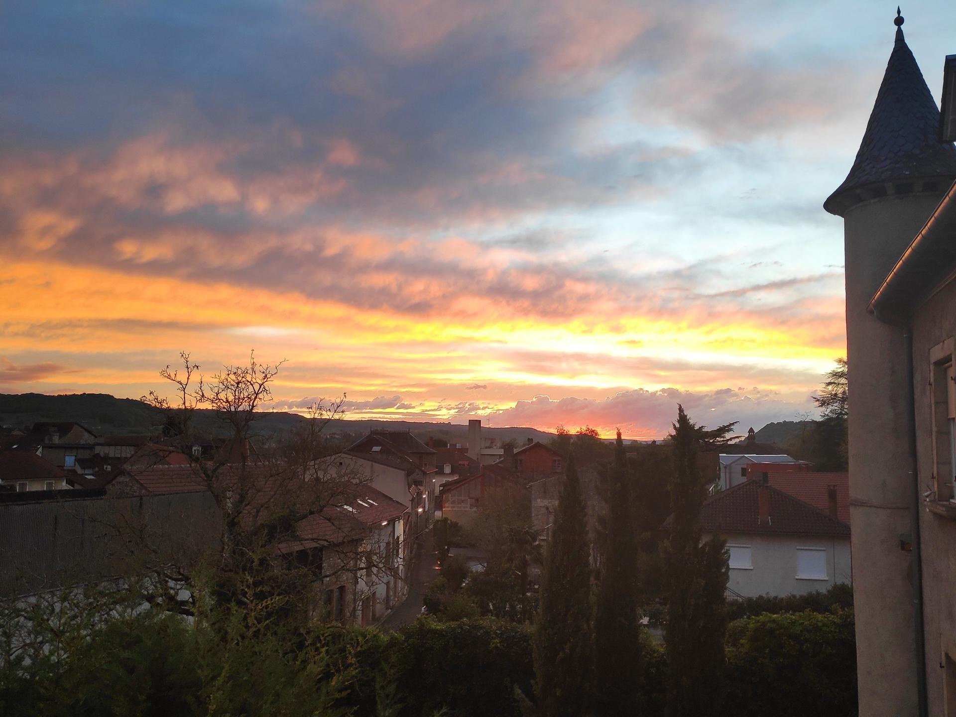 Photo 5 of the listing.