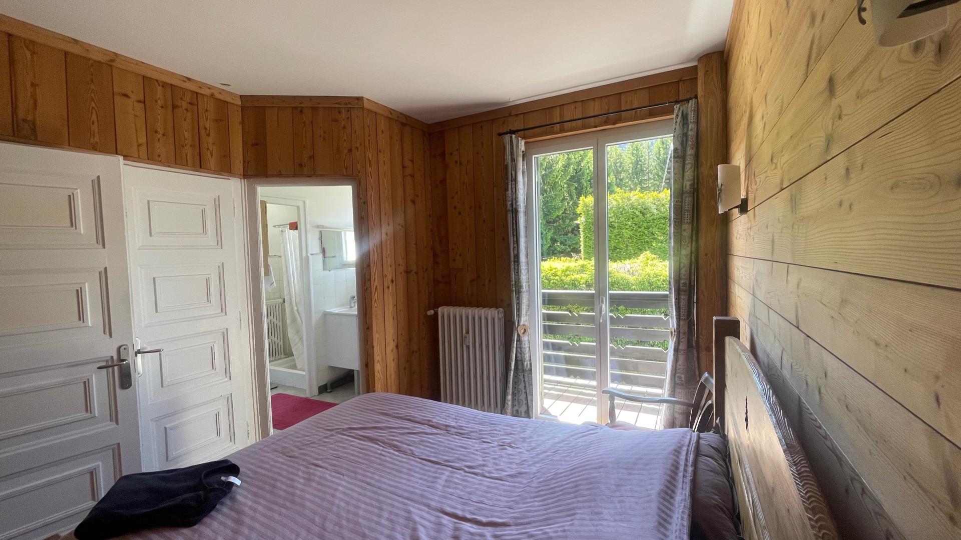 Photo 7 of the listing.