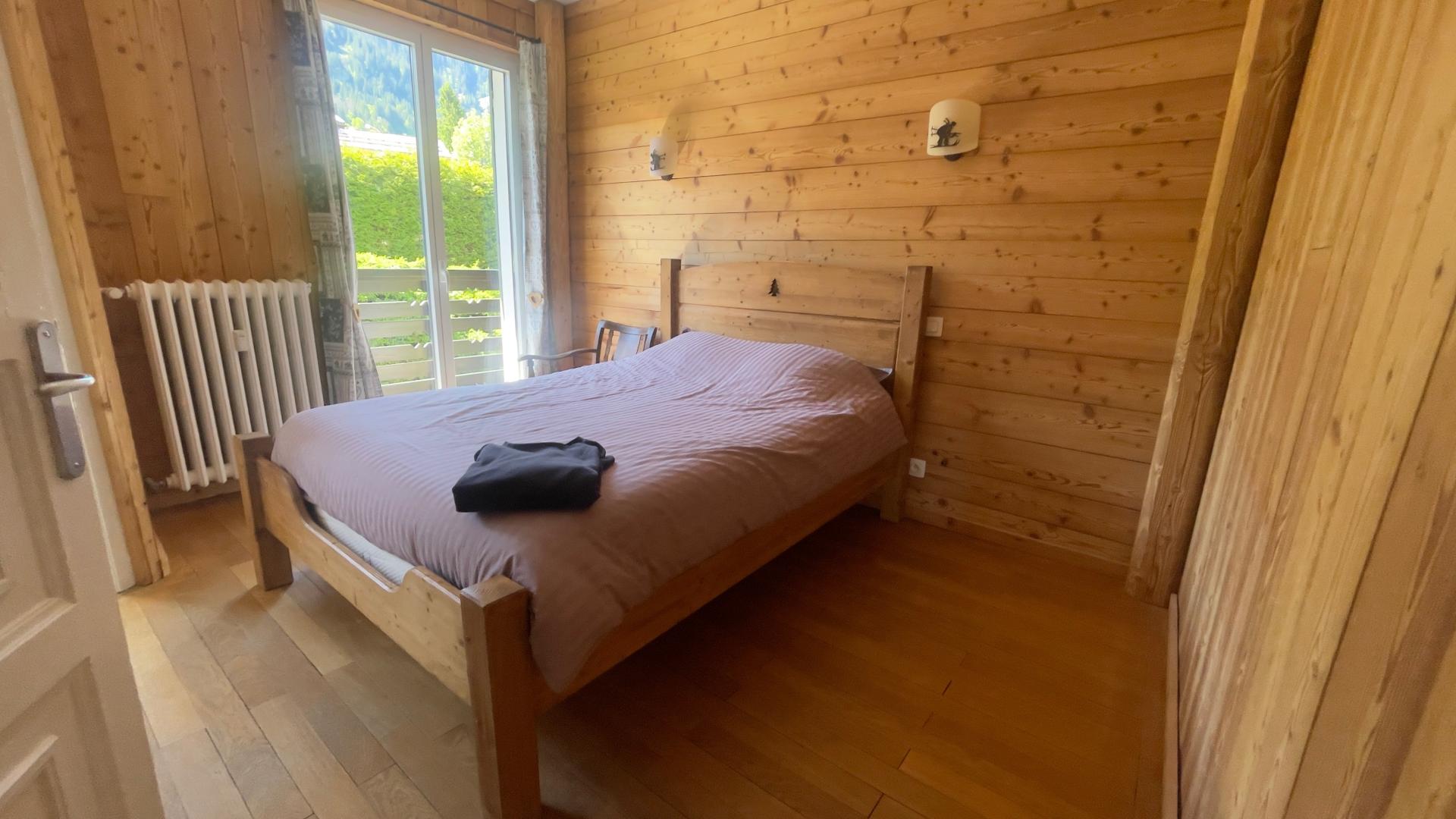 Photo 11 of the listing.