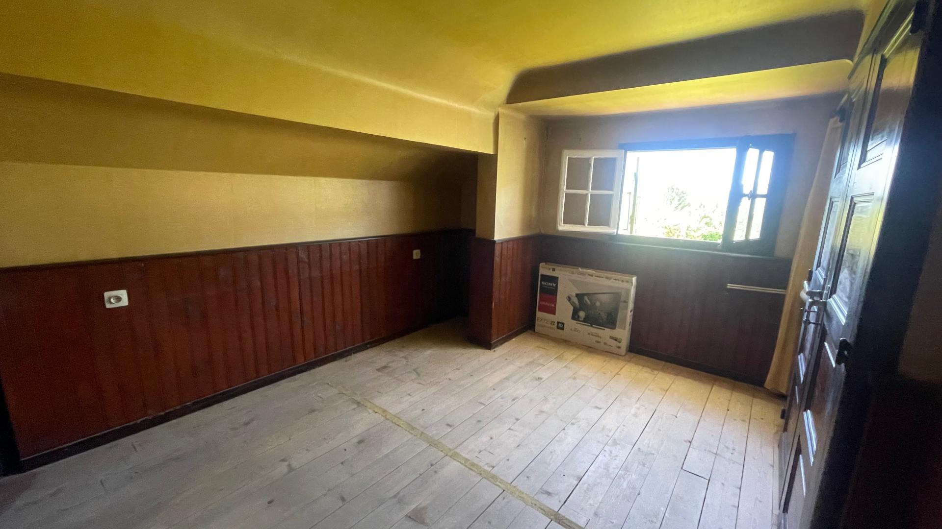 Photo 9 of the listing.