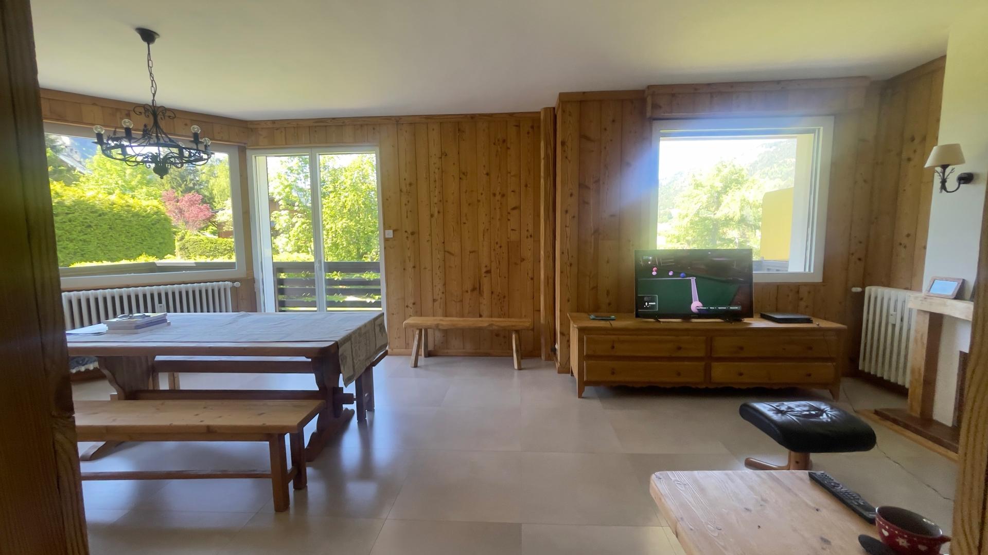 Photo 10 of the listing.