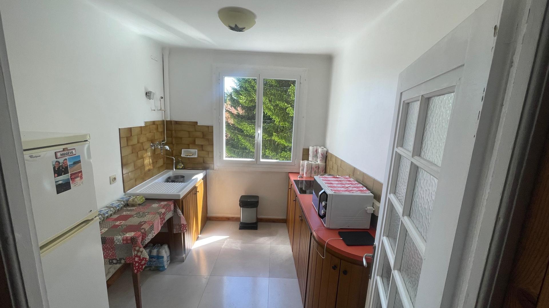 Photo 5 of the listing.