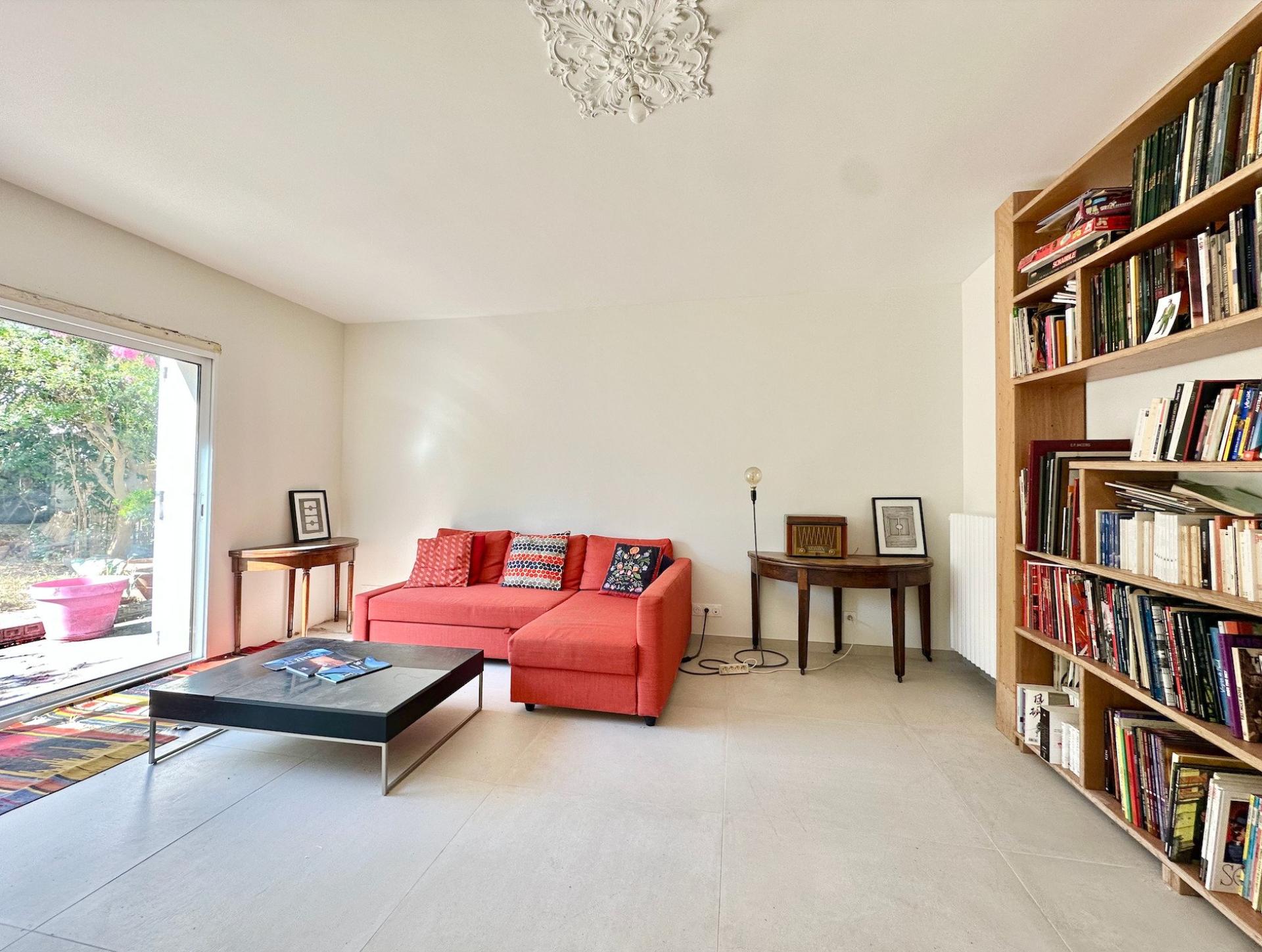 Photo 3 of the listing.