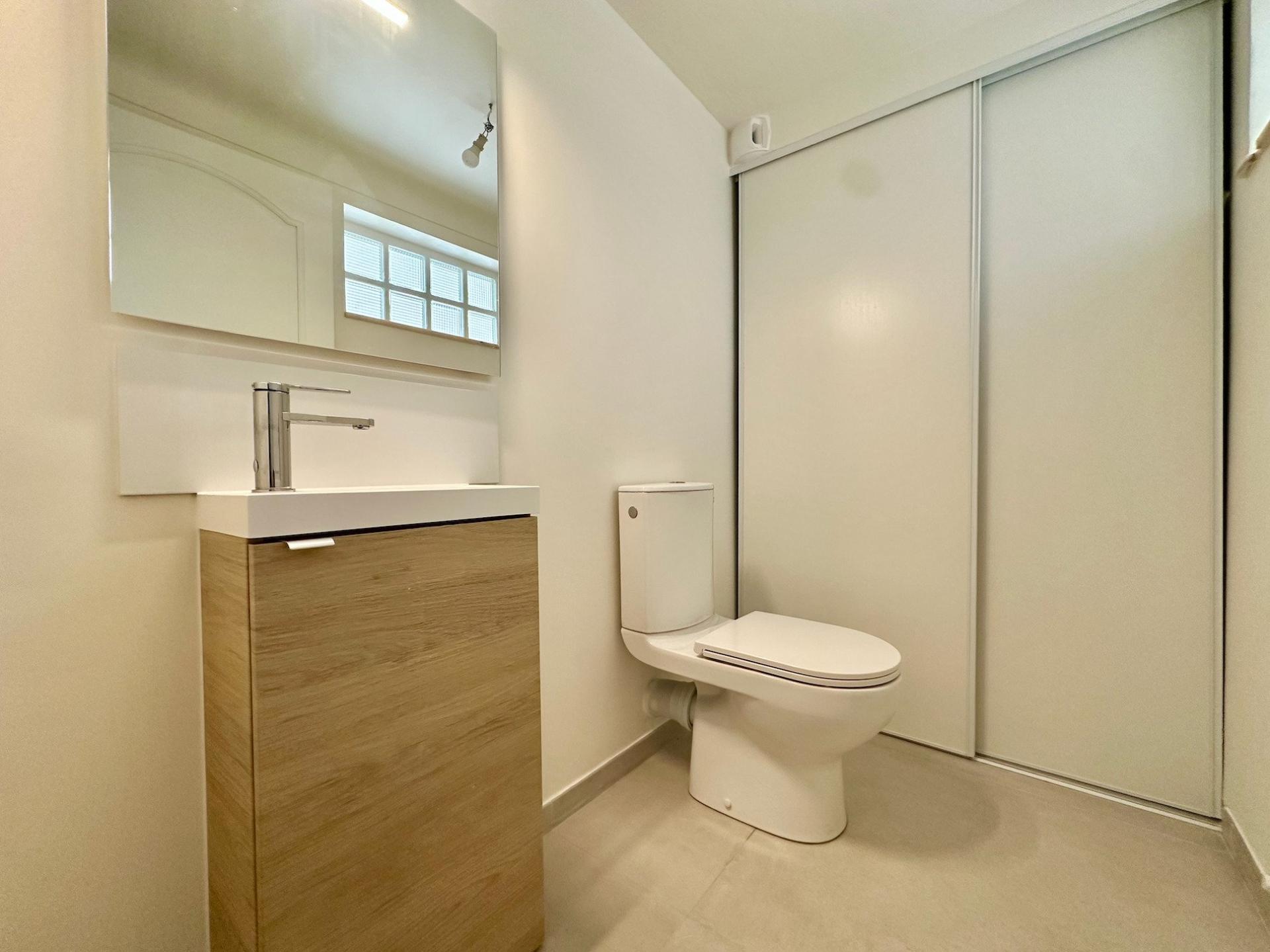 Photo 13 of the listing.