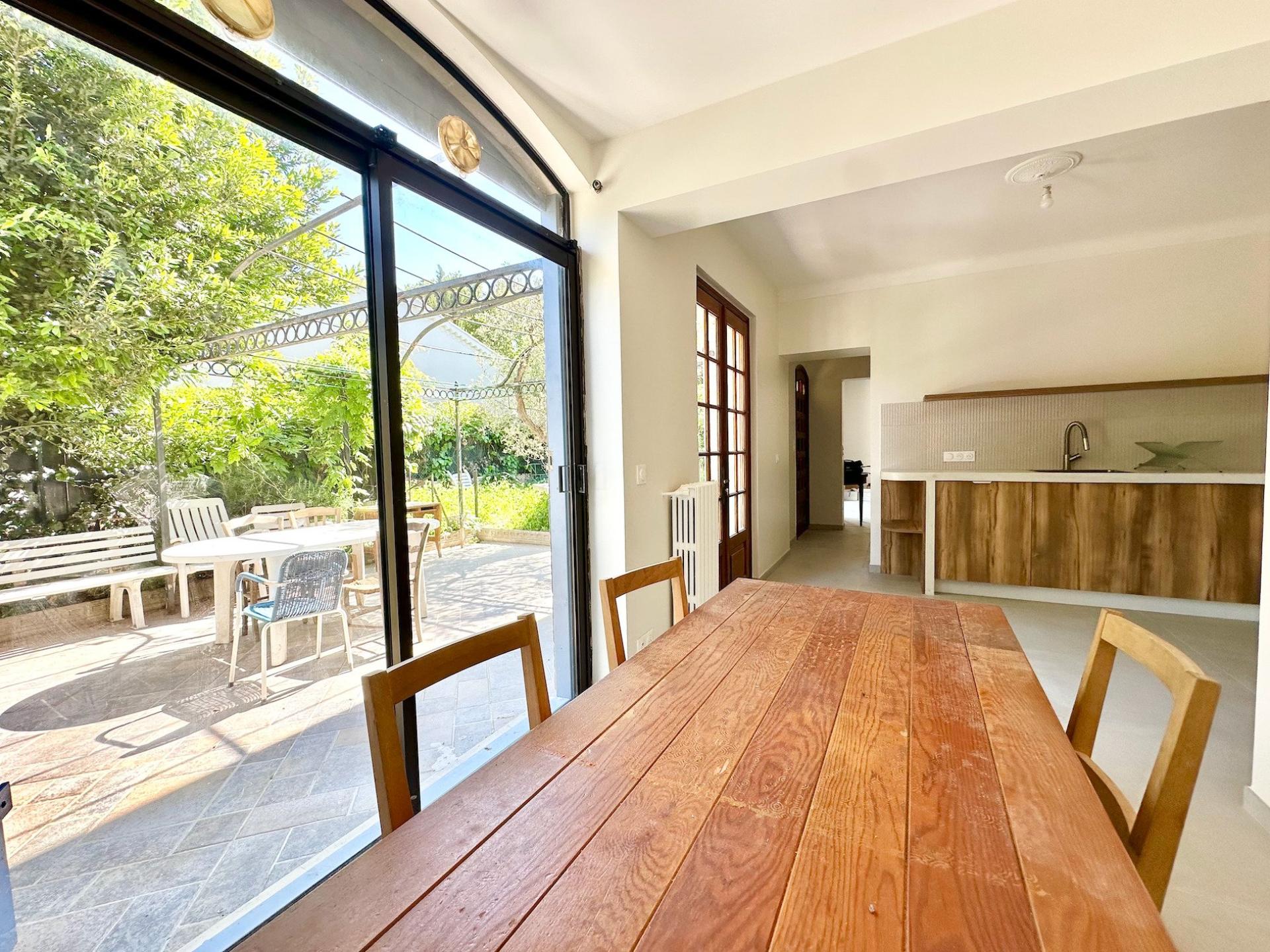 Photo 6 of the listing.