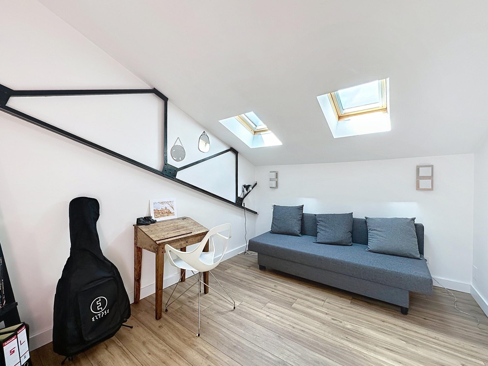 Photo 10 of the listing.