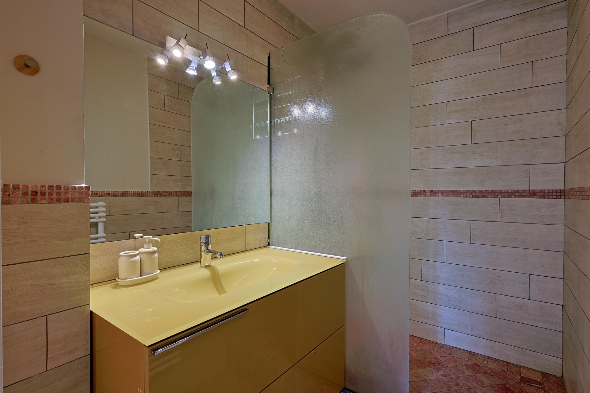 Photo 12 of the listing.