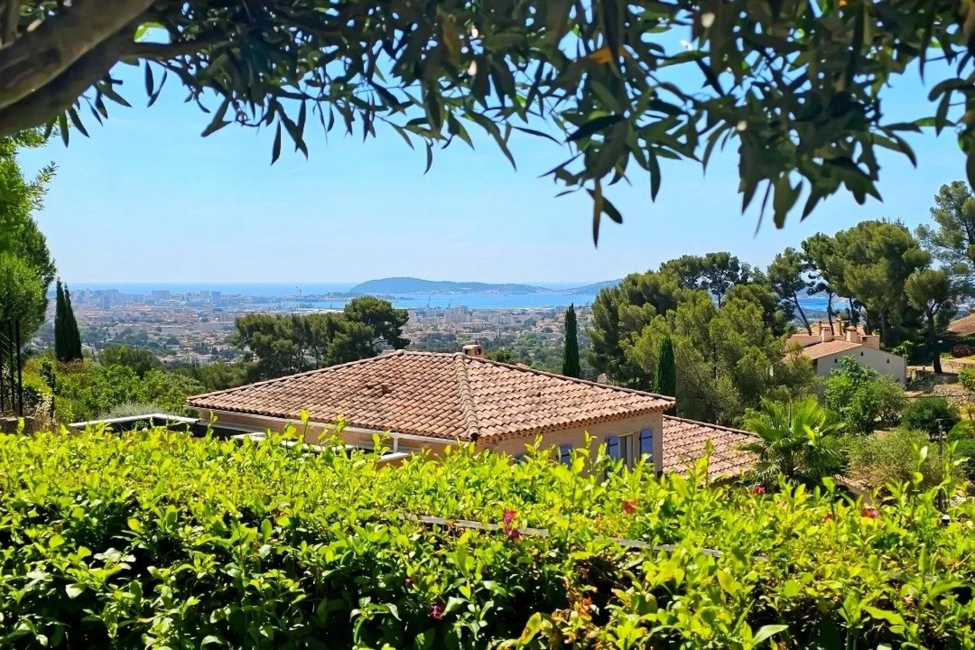 Photo 3 of the listing.