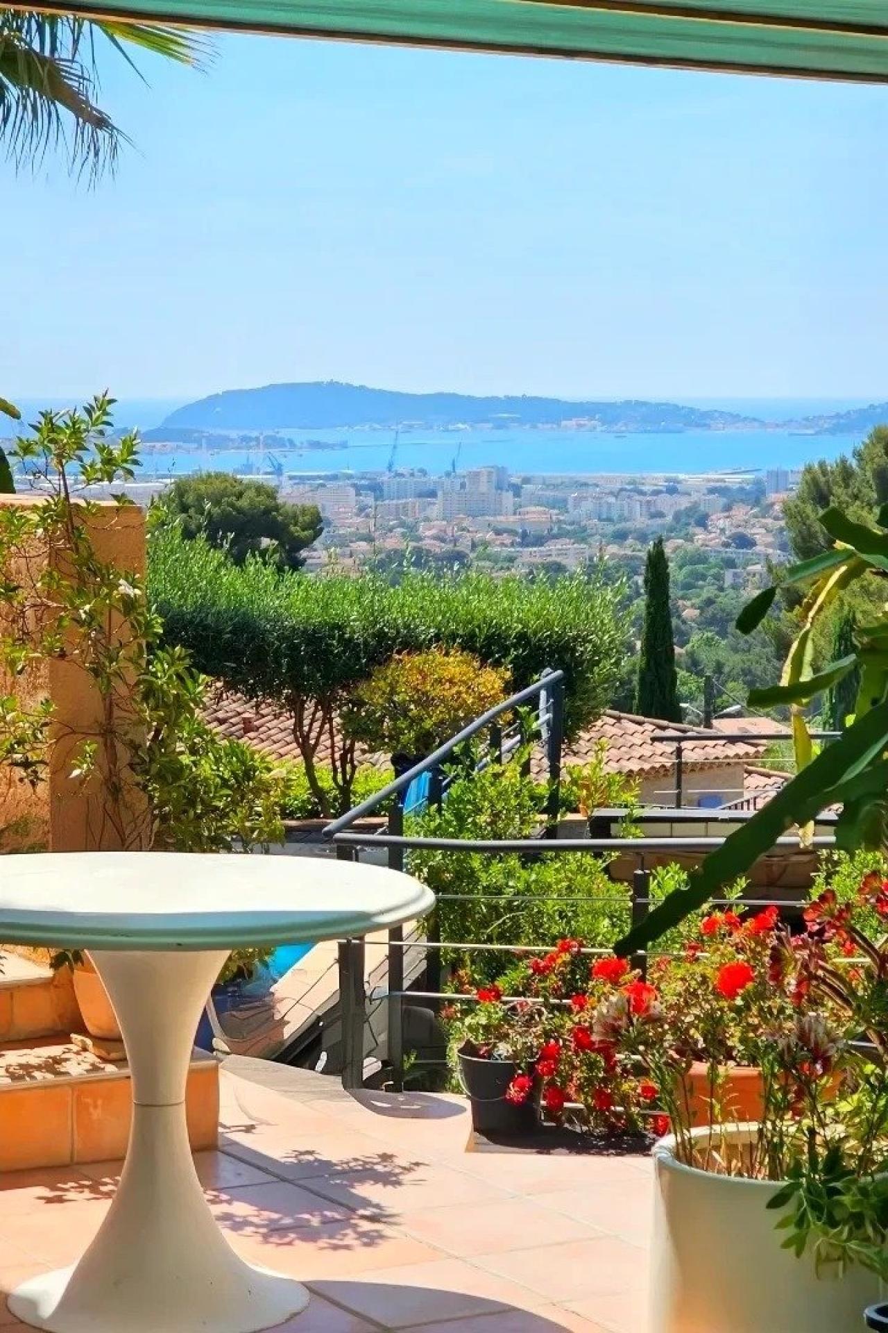 Photo 4 of the listing.