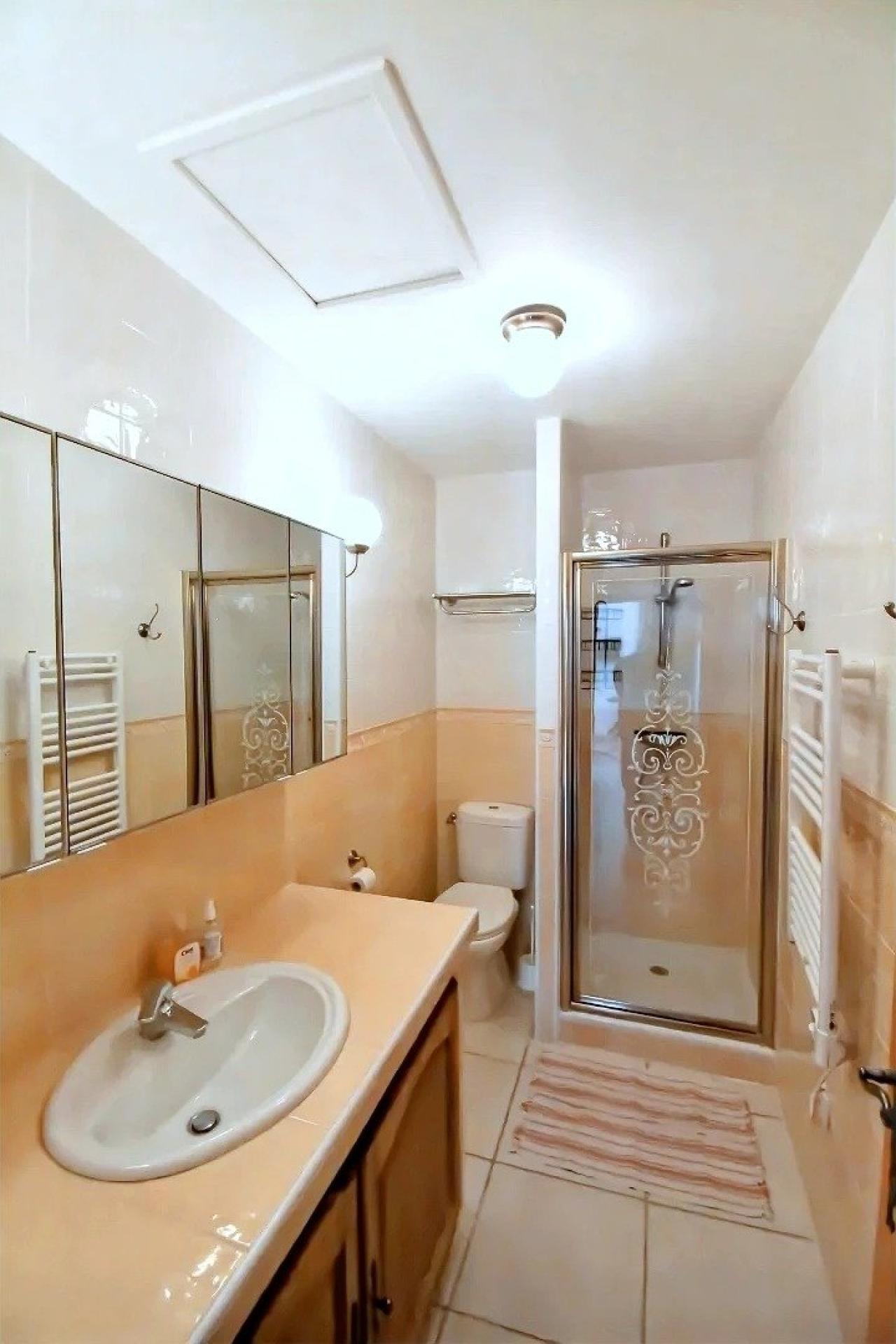 Photo 10 of the listing.