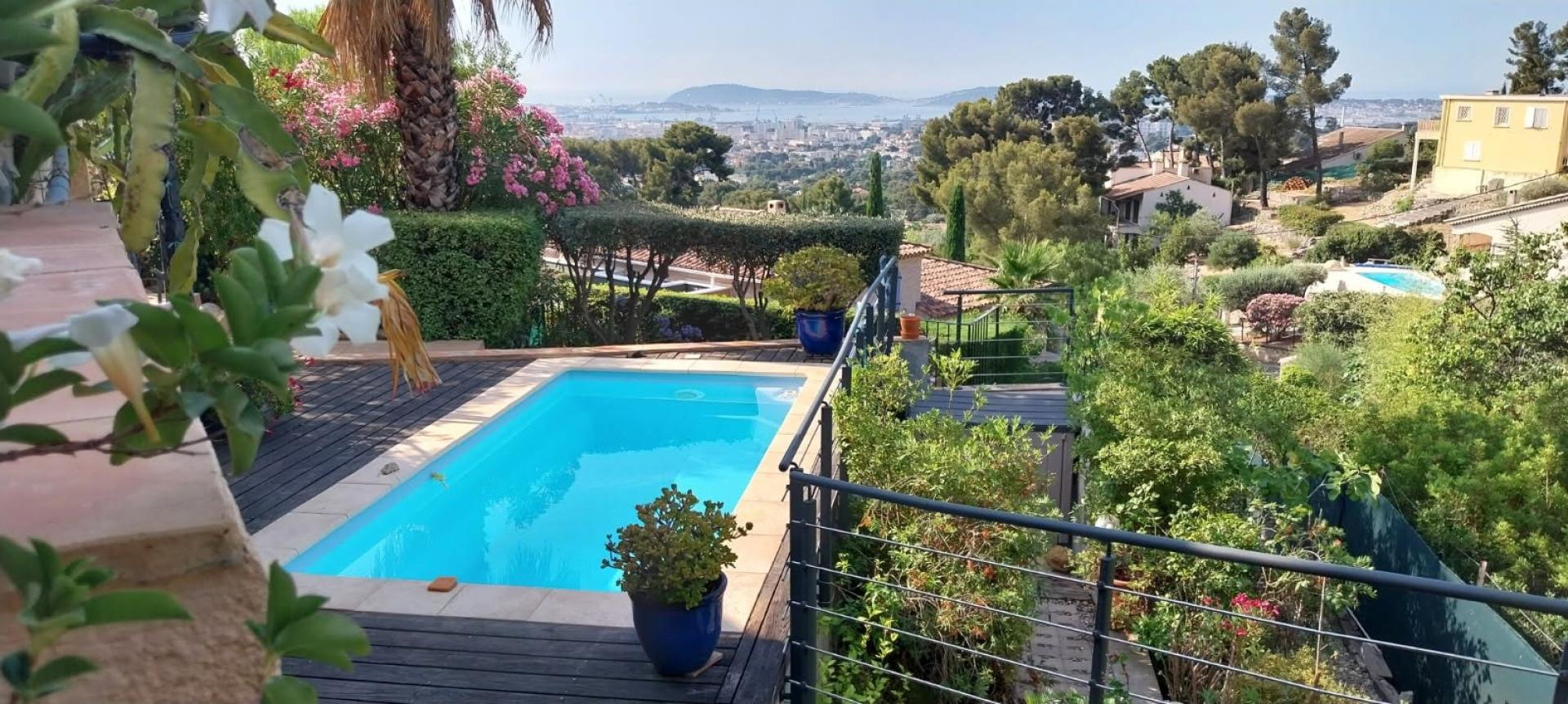 Photo 2 of the listing.