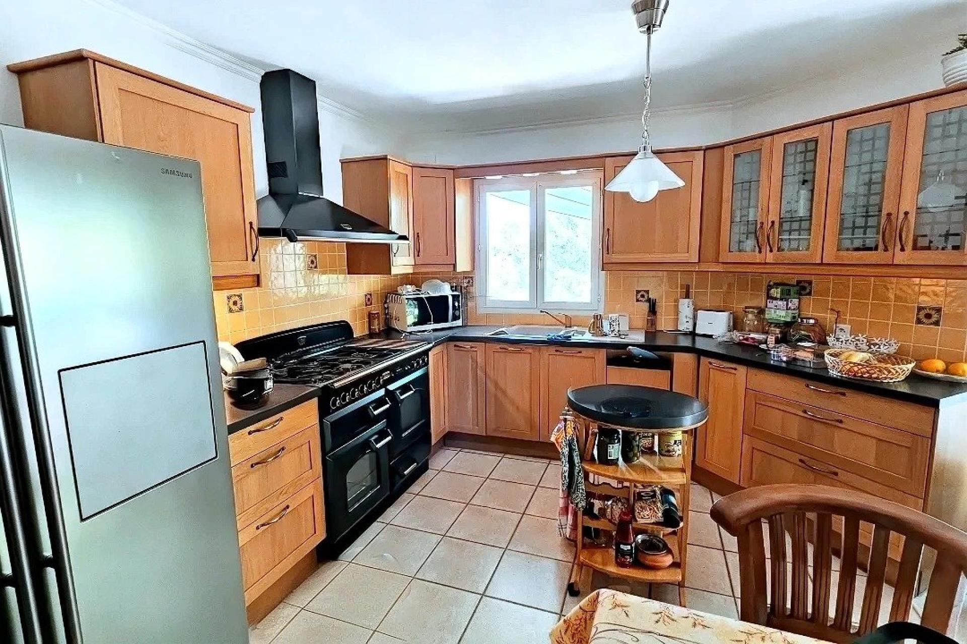 Photo 6 of the listing.