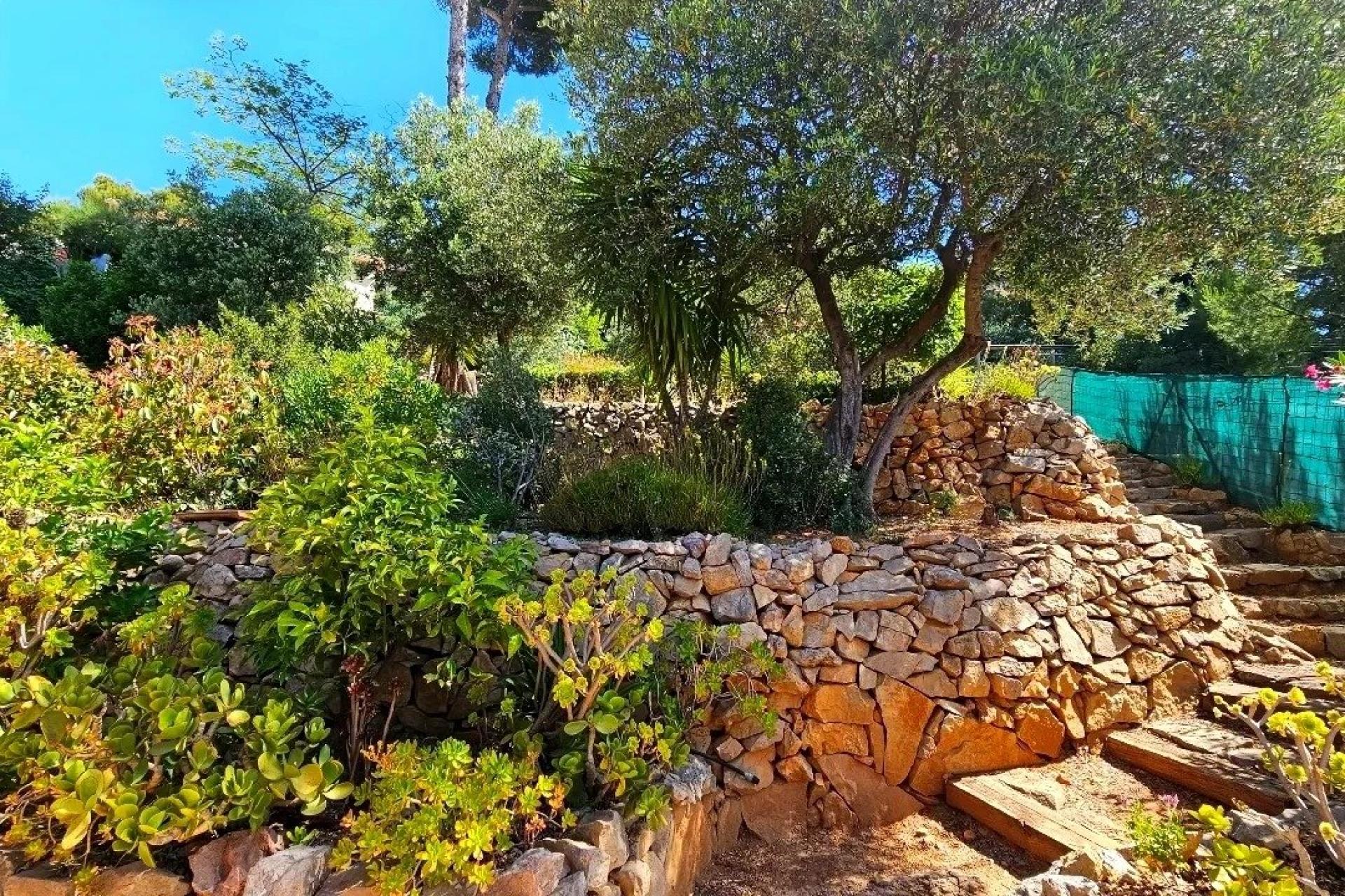 Photo 9 of the listing.