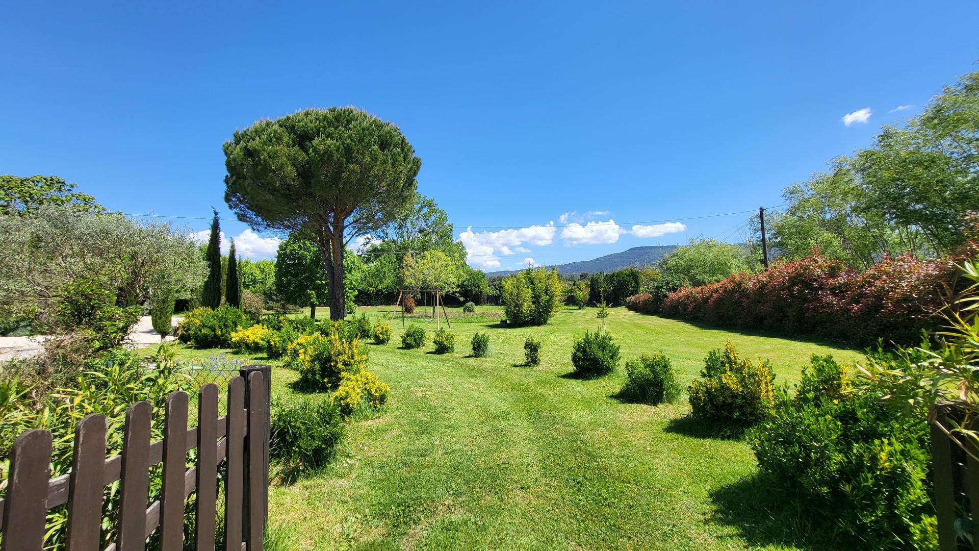 Photo 3 of the listing.