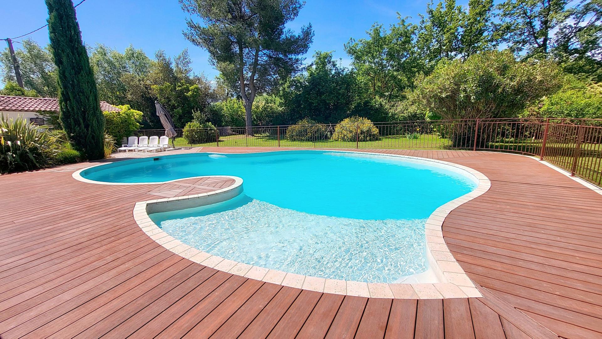 Photo 5 of the listing.