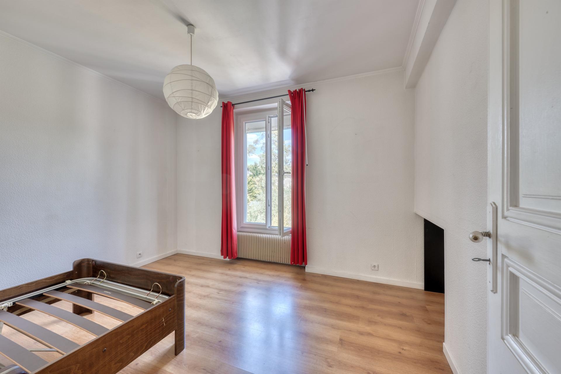 Photo 12 of the listing.