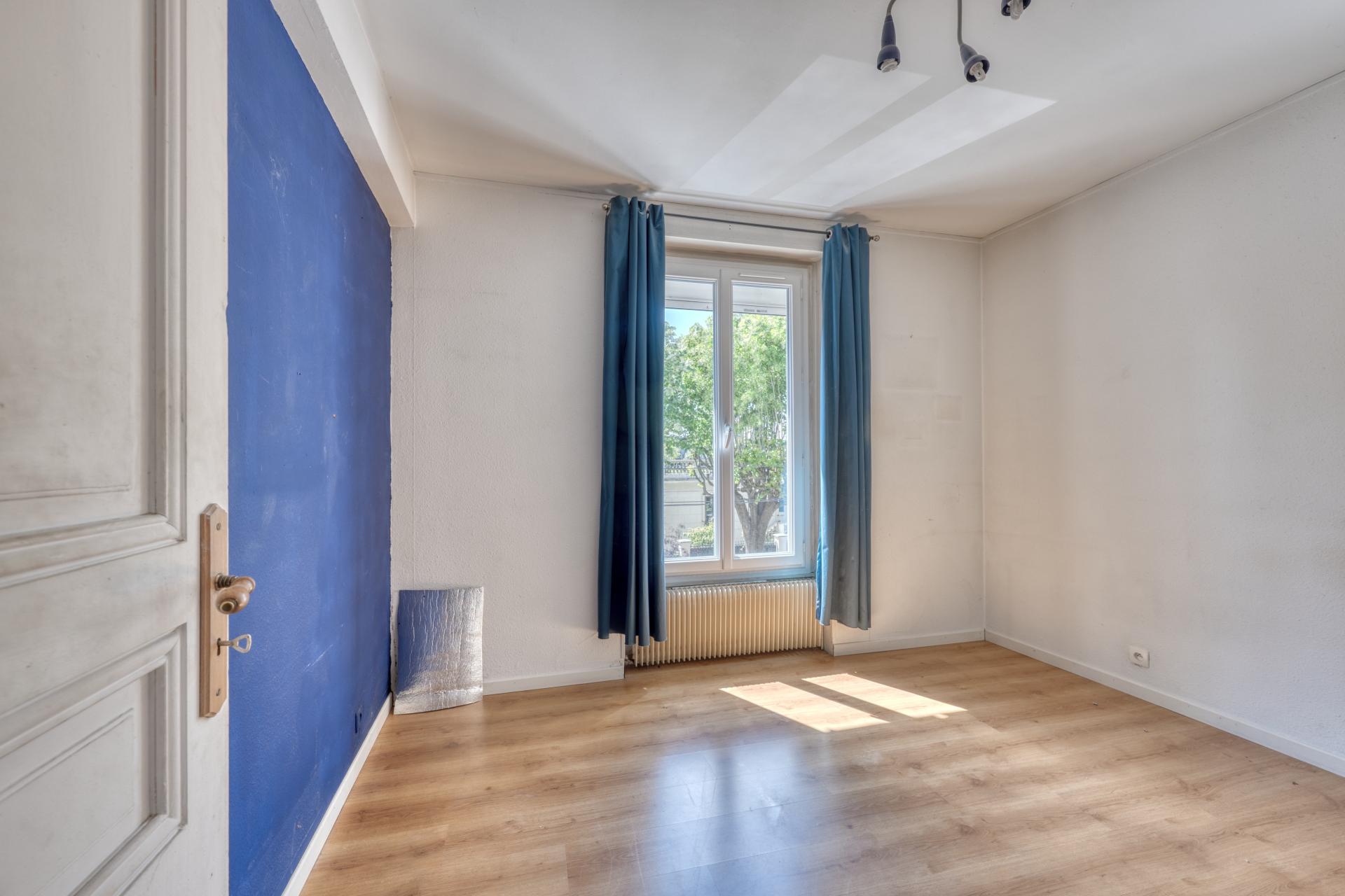 Photo 13 of the listing.