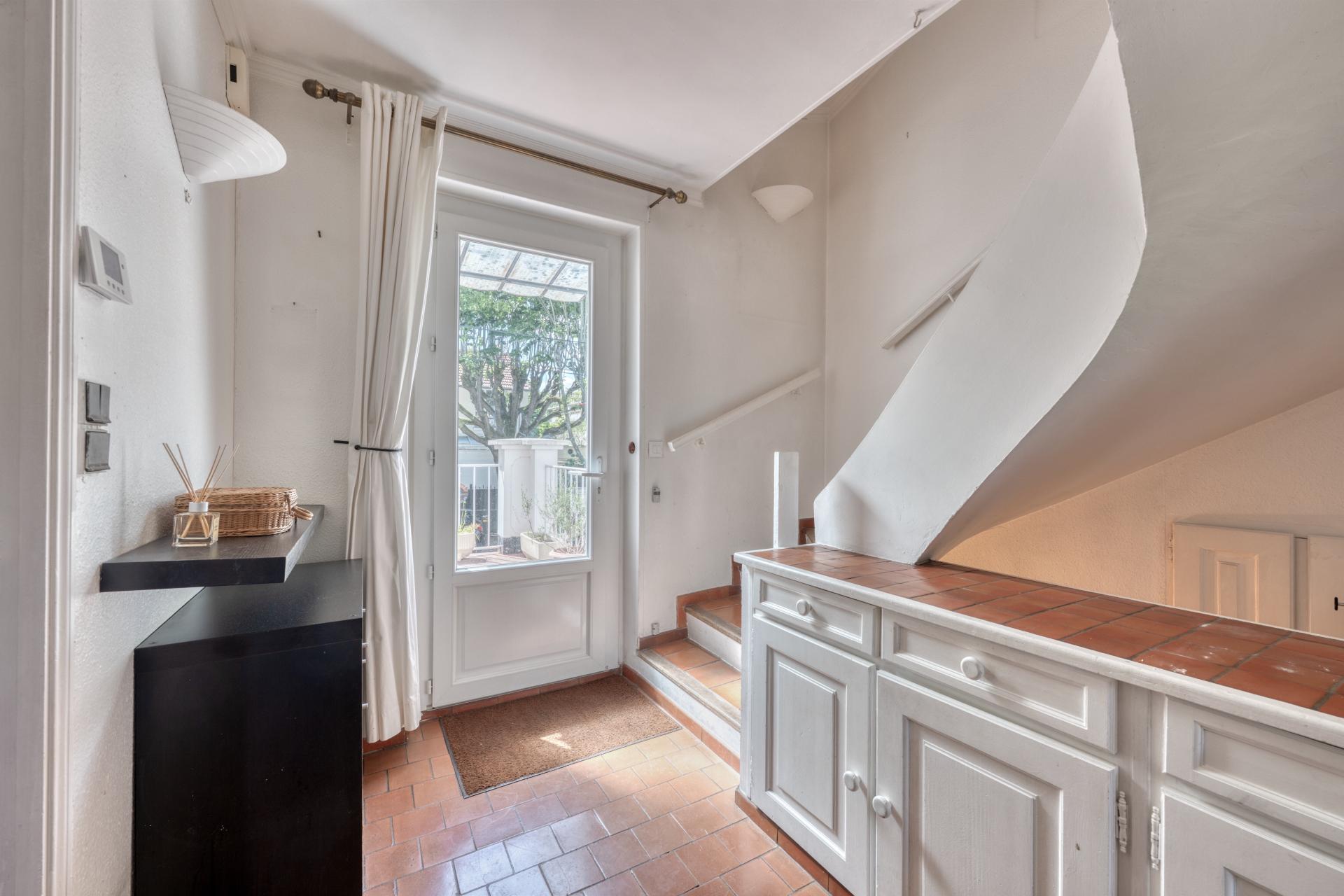 Photo 3 of the listing.