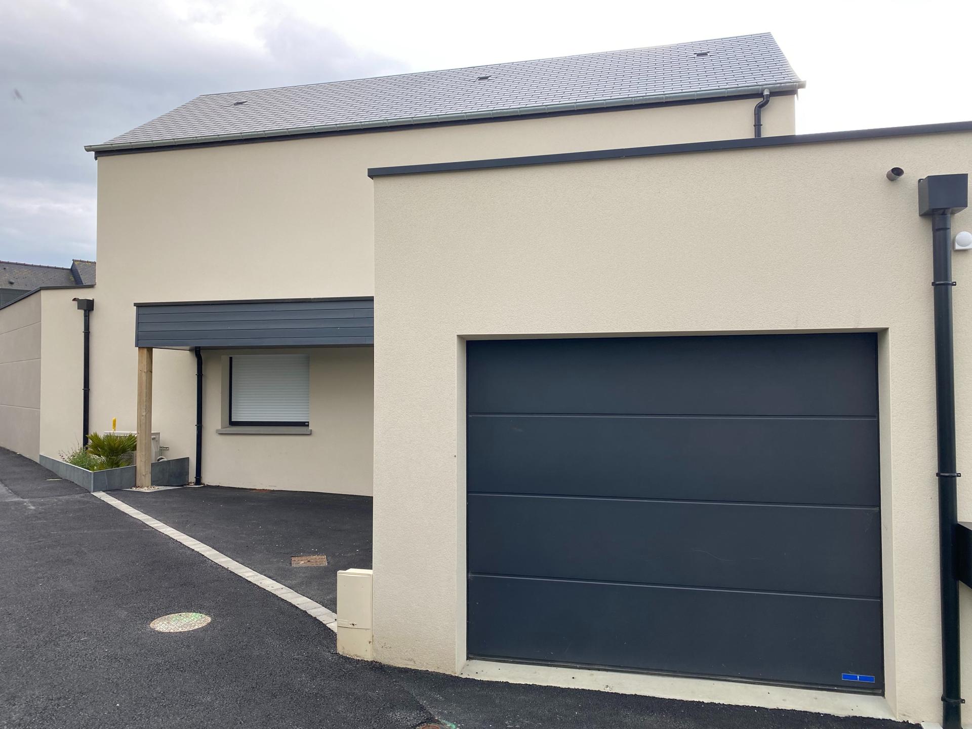 Photo 11 of the listing.