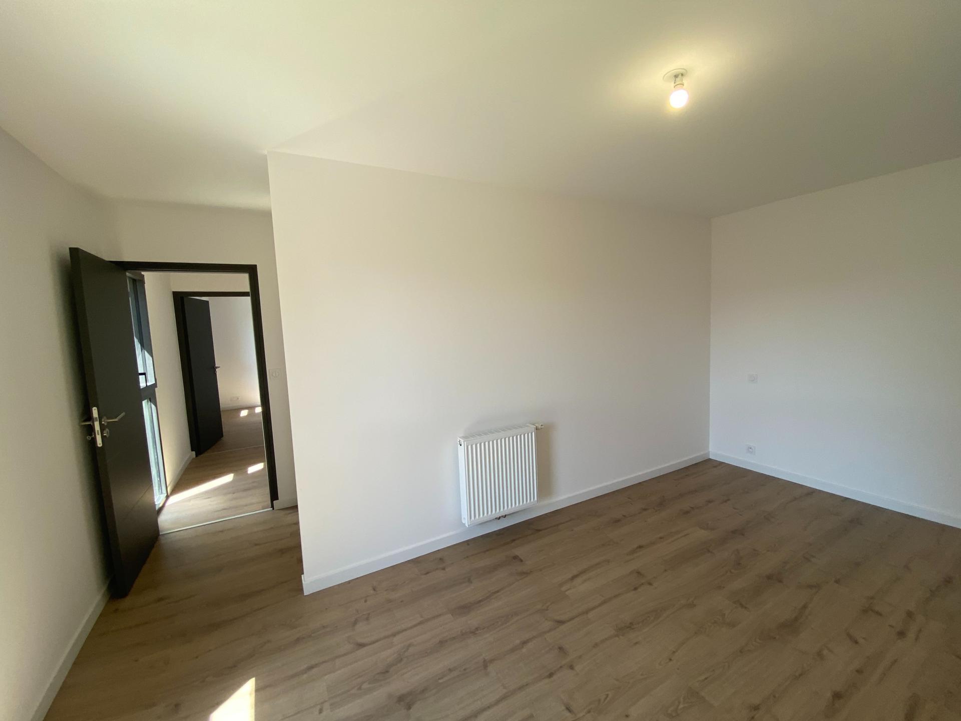 Photo 6 of the listing.