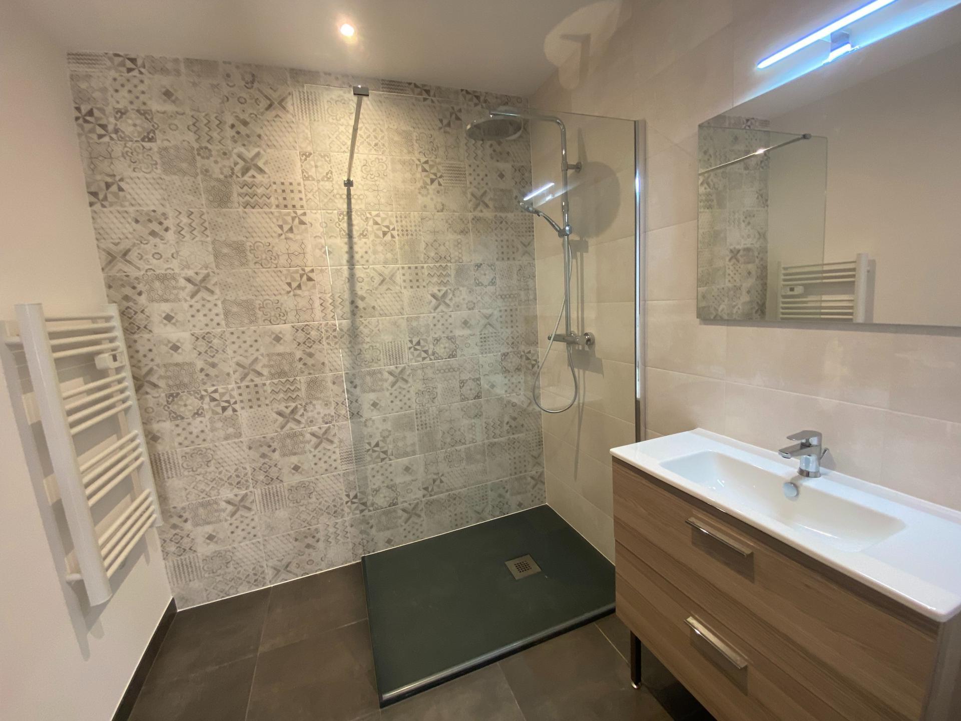 Photo 3 of the listing.