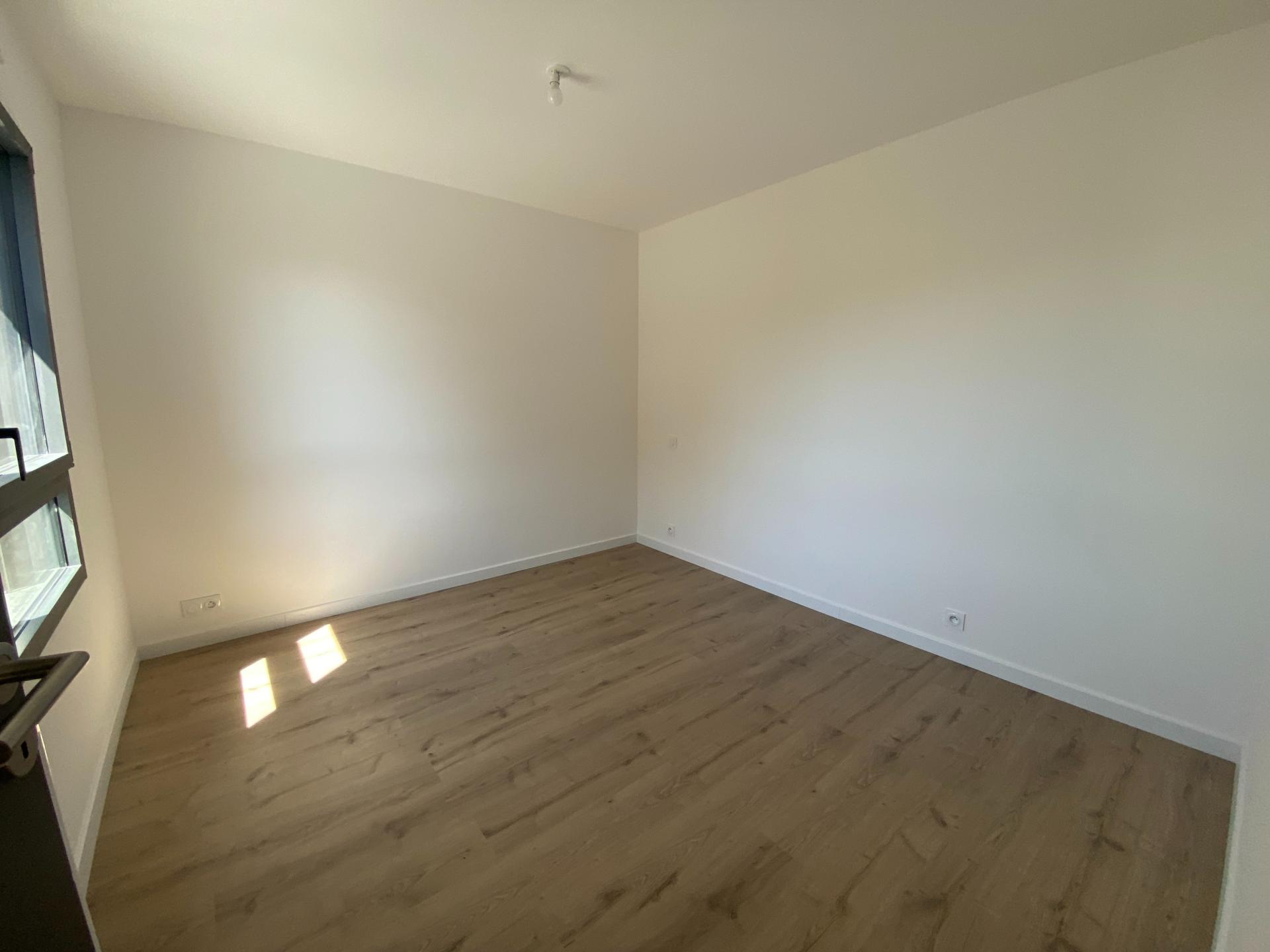 Photo 8 of the listing.