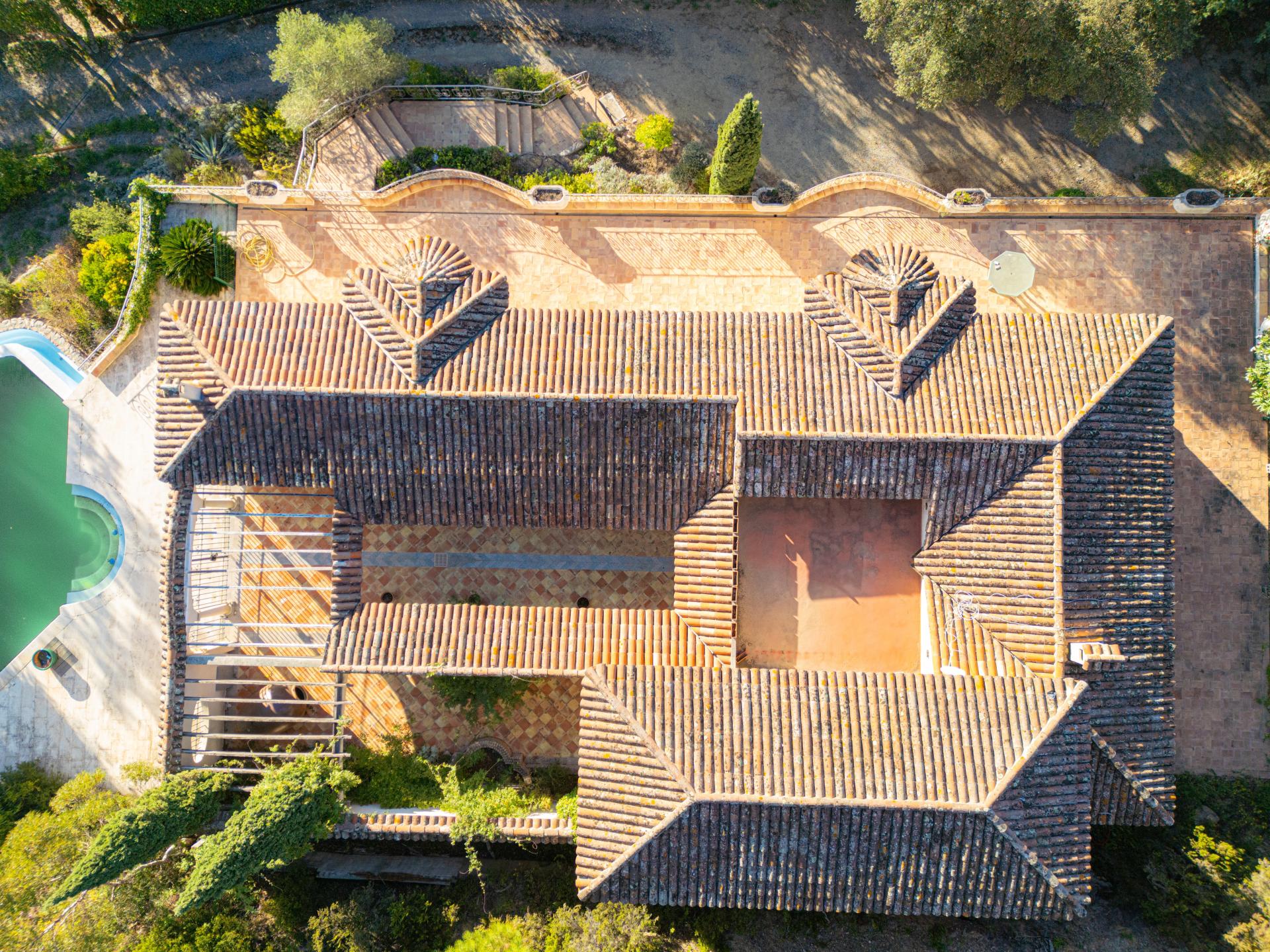 Photo 7 of the listing.