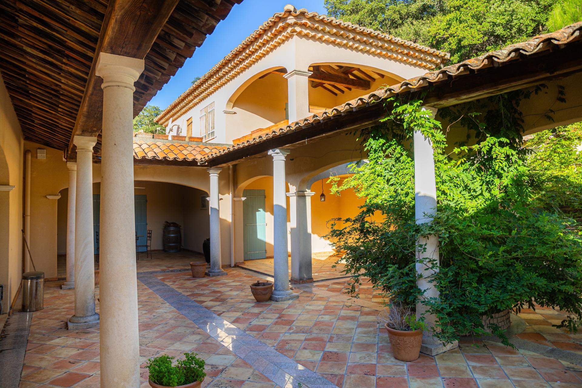 Photo 6 of the listing.