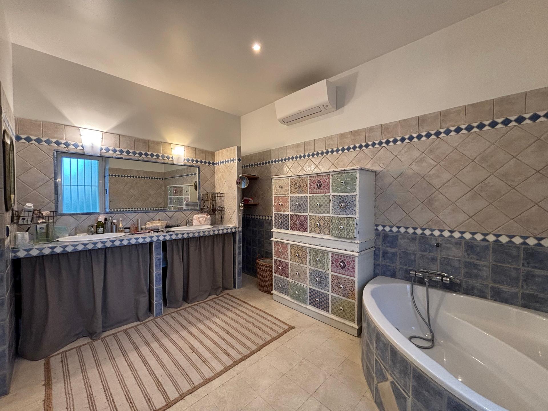 Photo 9 of the listing.