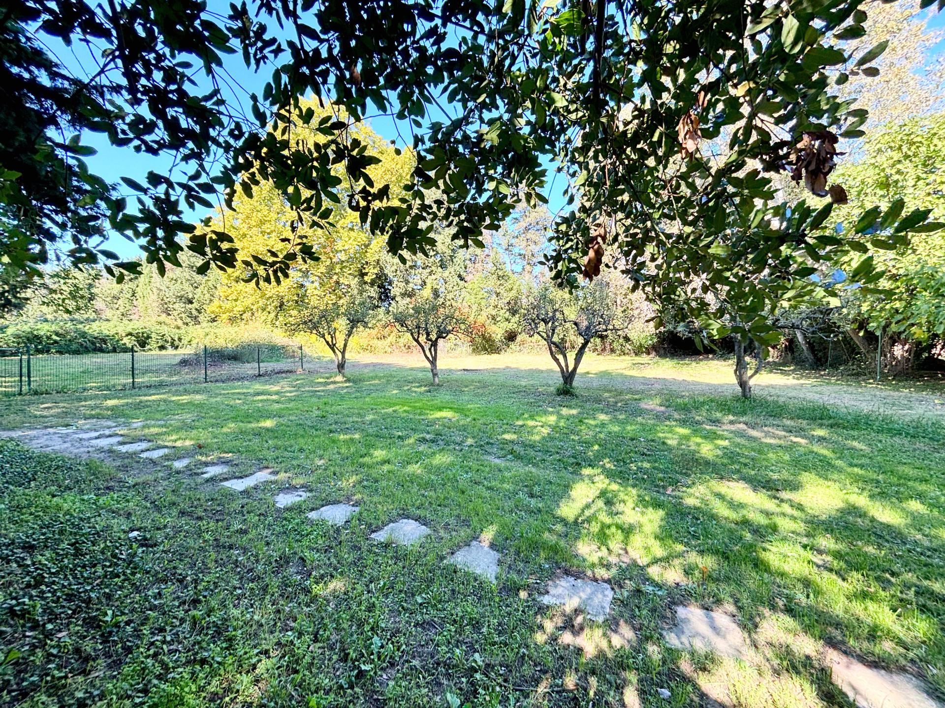 Photo 14 of the listing.