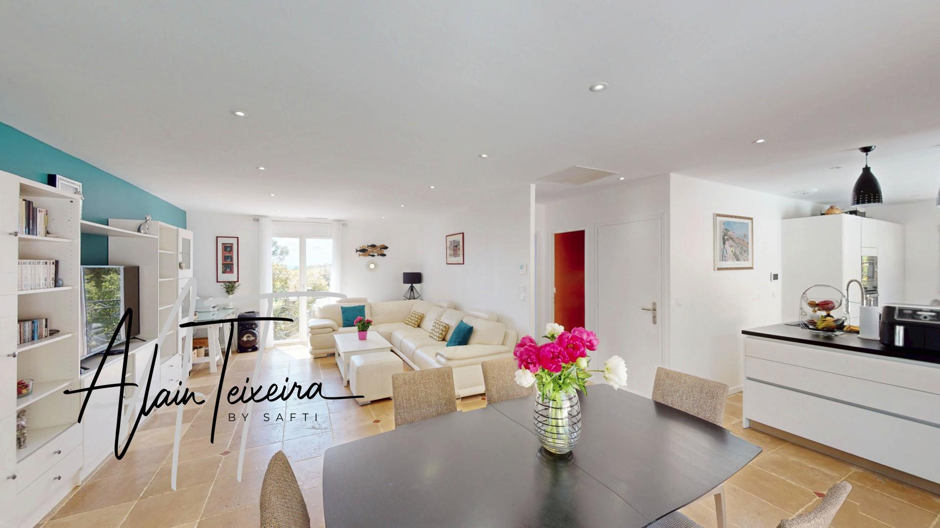 Photo 5 of the listing.