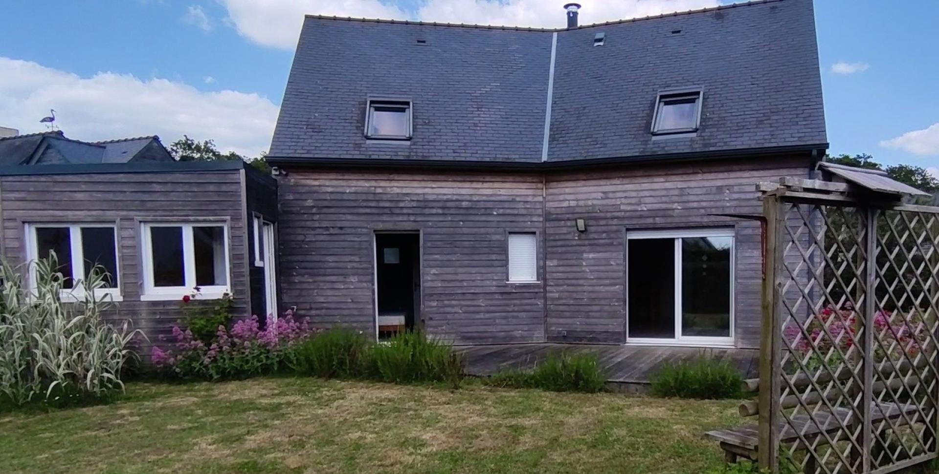 Photo 3 of the listing.