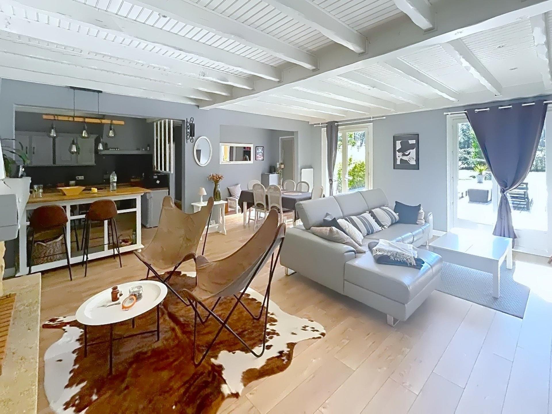 Photo 4 of the listing.