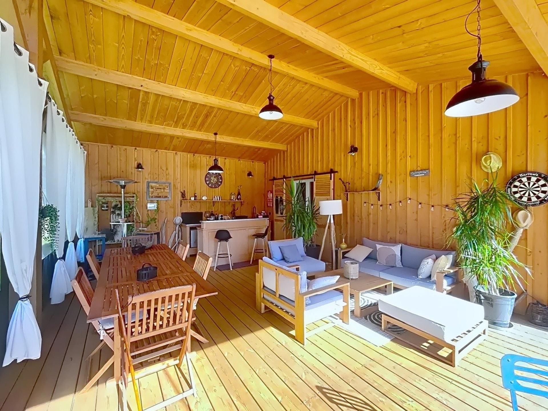 Photo 3 of the listing.