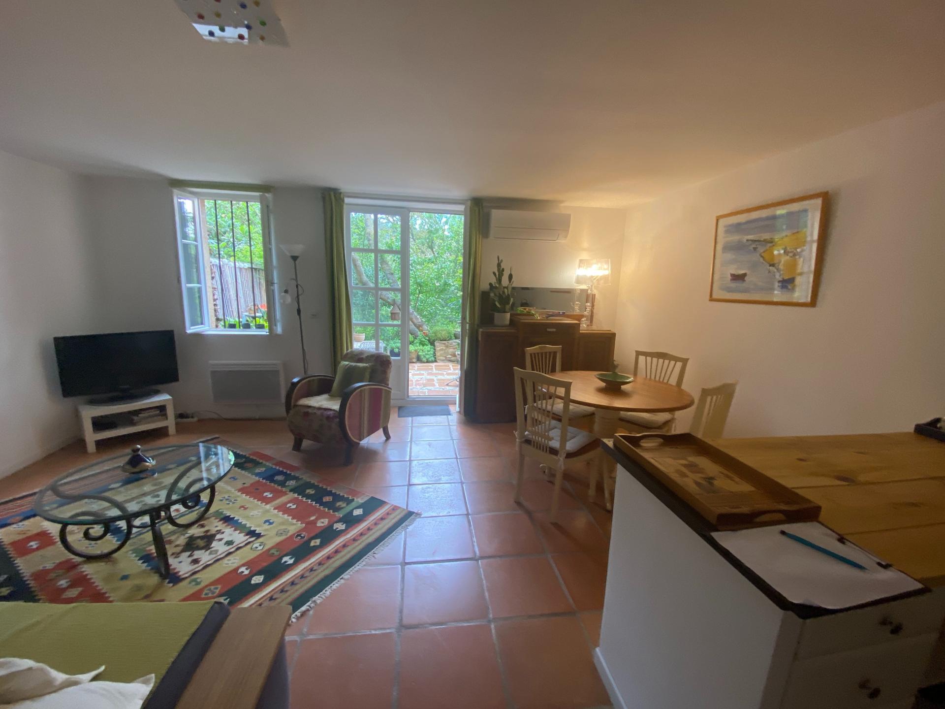 Photo 4 of the listing.