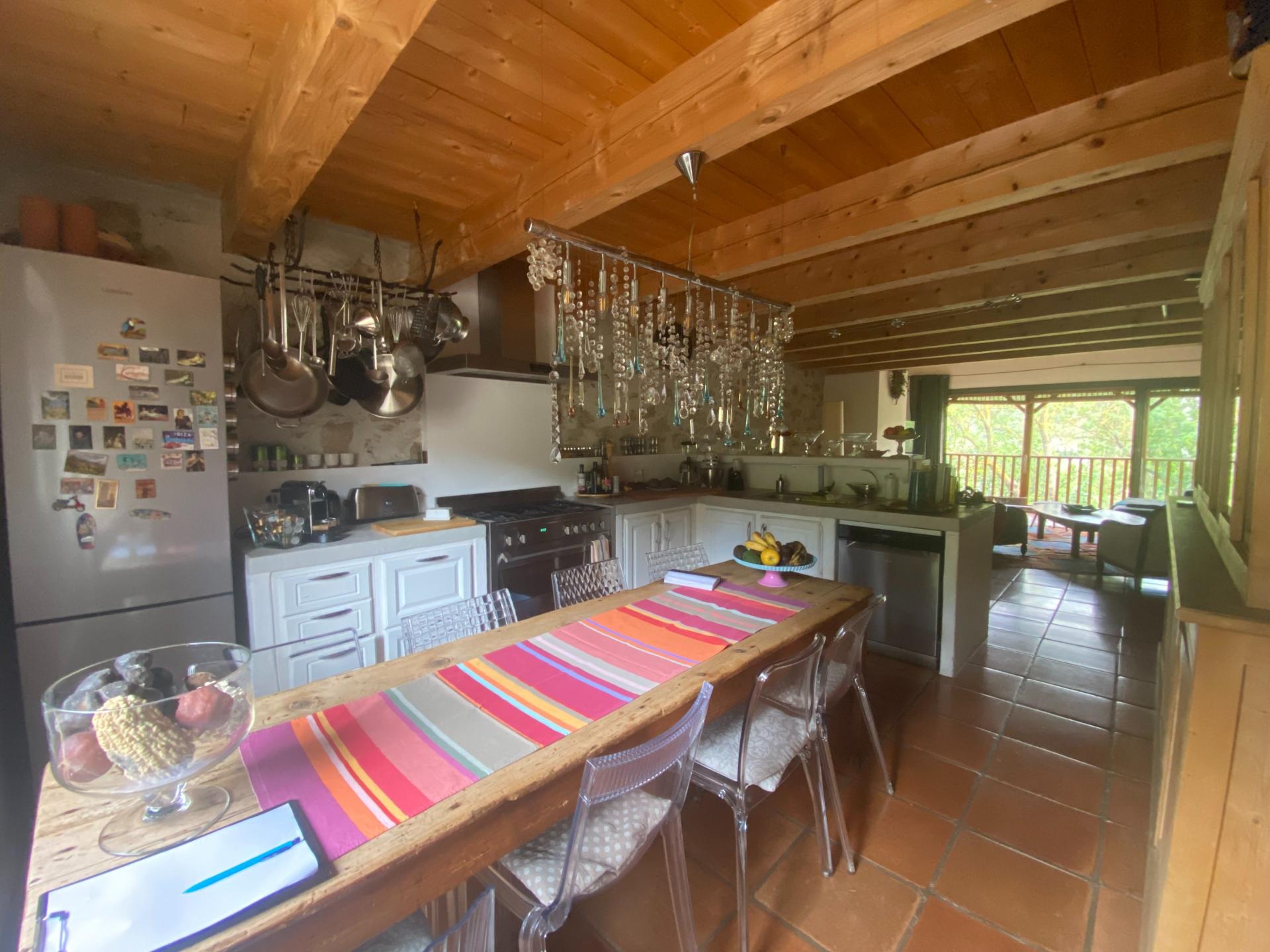 Photo 7 of the listing.