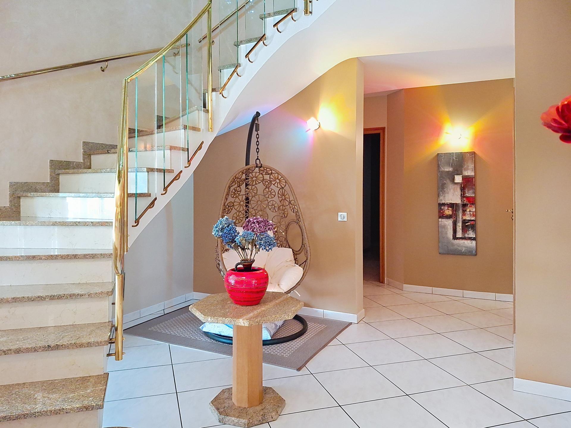 Photo 14 of the listing.