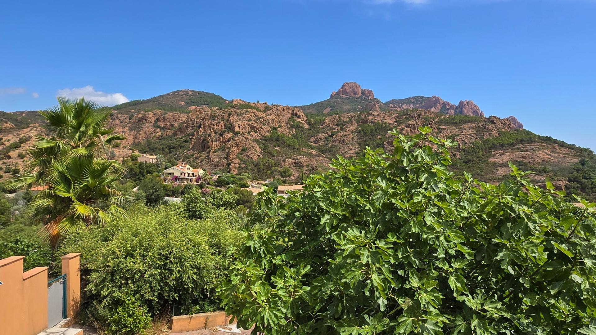 Photo 9 of the listing.