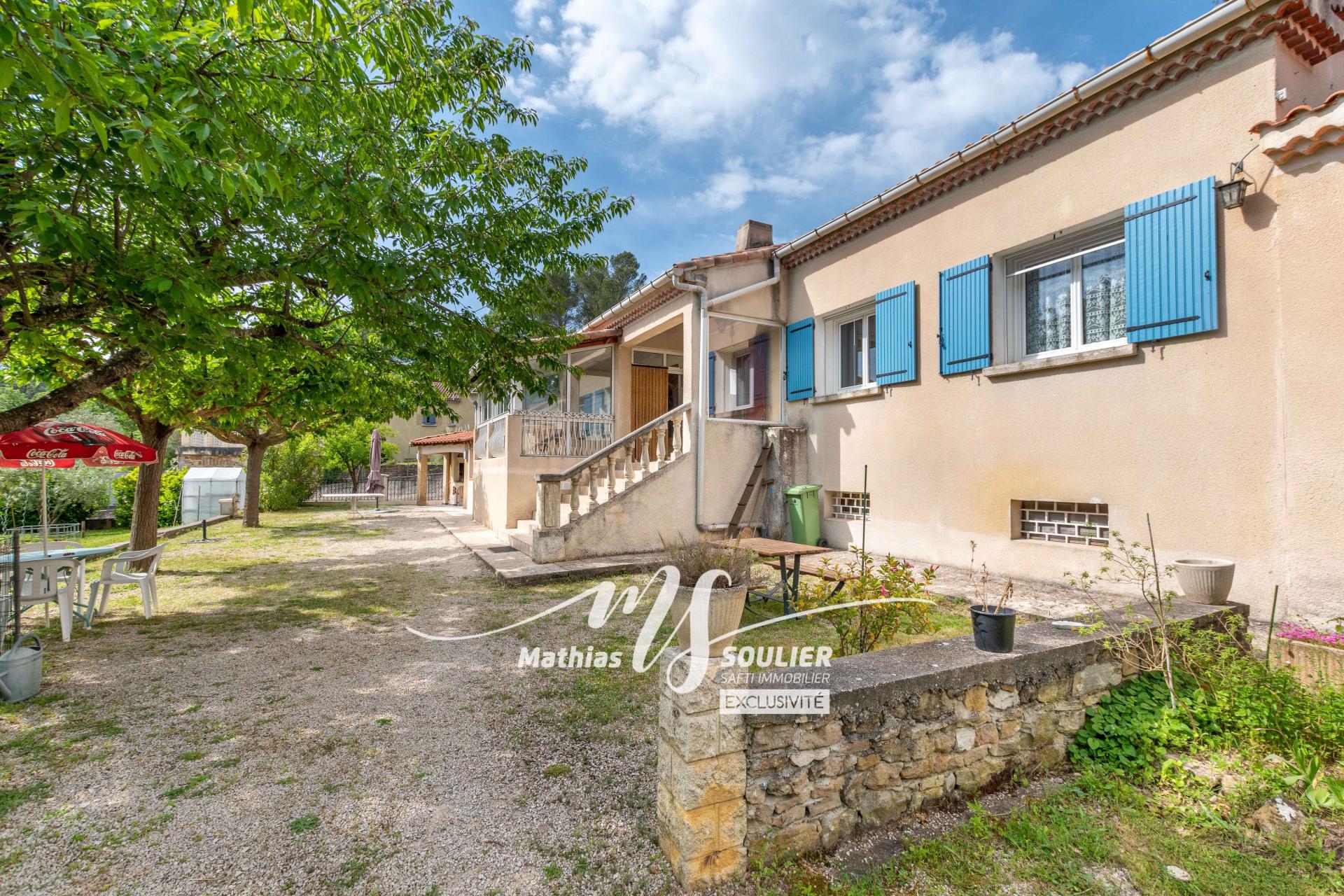 Photo 5 of the listing.