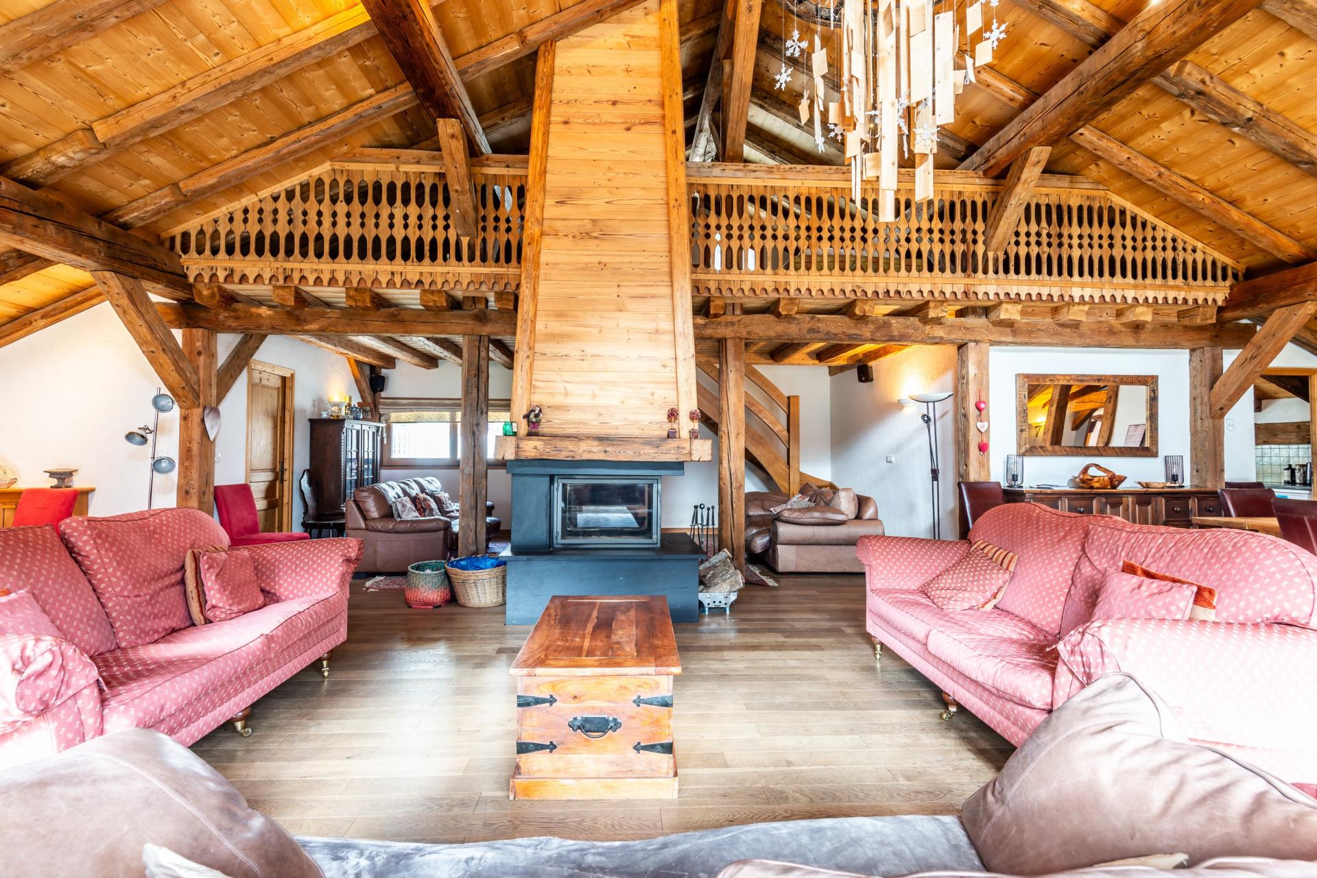 Photo 8 of the listing.