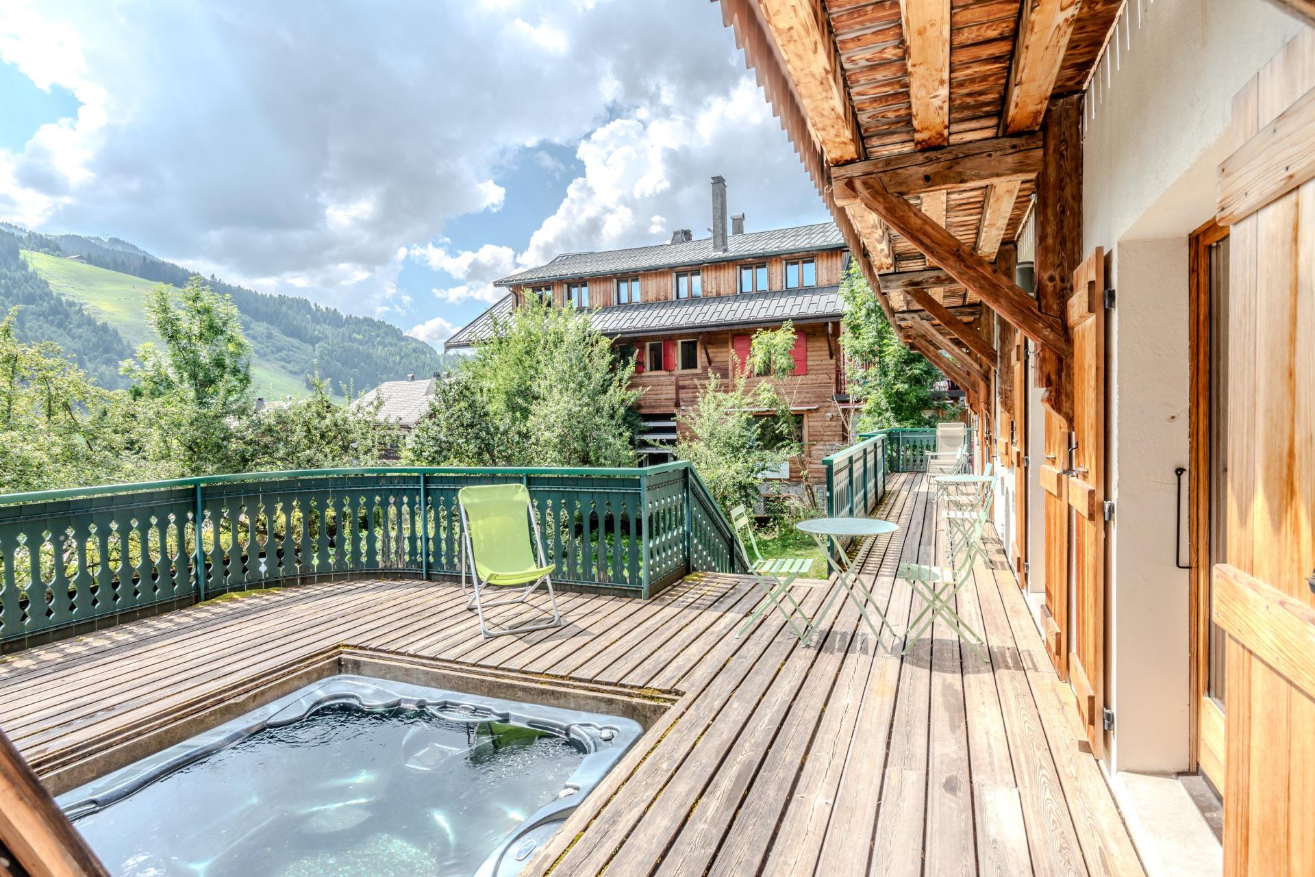 Photo 3 of the listing.